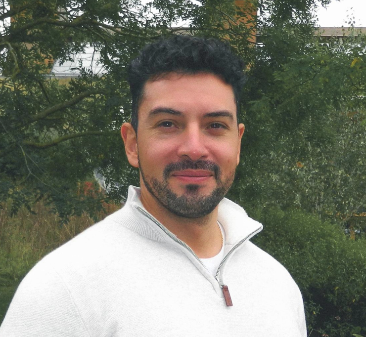 Dr Roberto Mansilla